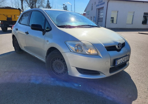 Toyota Auris cena 8200 przebieg: 426000, rok produkcji 2009 z Radymno małe 46